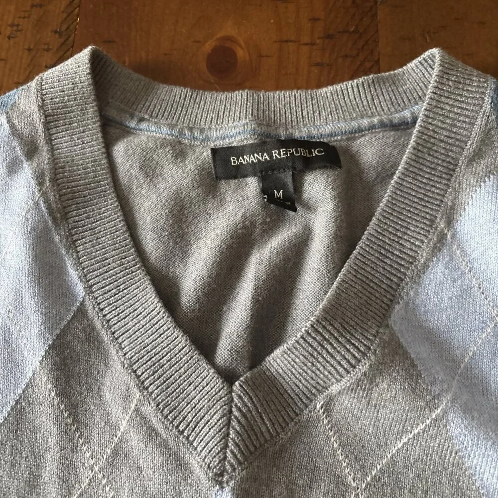 banana republic Men’s Gray & Blue Argyle Sweater Size Medium Silk & Cashmere
